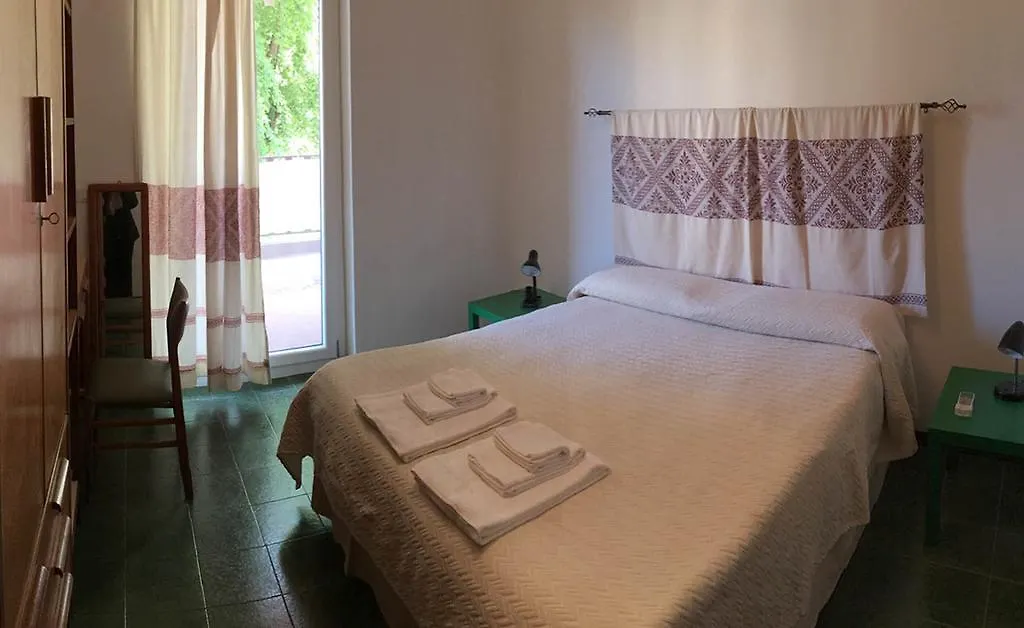 Alojamento de Acomodação e Pequeno-almoço B&B Sulis Alghero